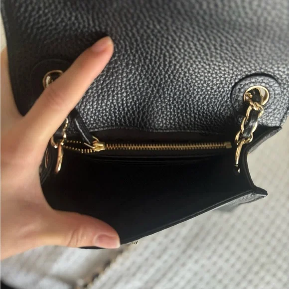 Tory Burch Black Leather Crossbody Bag with Chain Strap - Picture 2 of 2